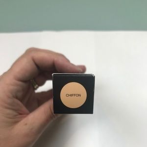 Younique Touch Mineral Skin Perfecting Concealer